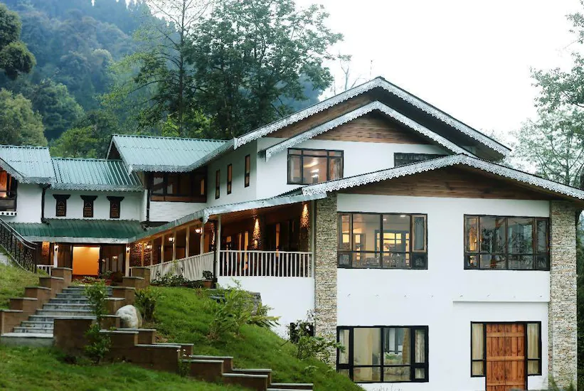 Magpie Chestnut Retreat